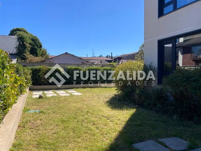 Departamento en arriendo de 2D2B con amplio patio