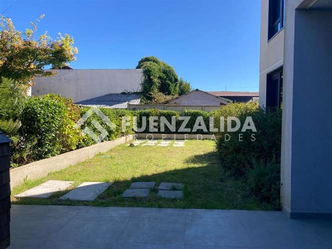 Departamento en arriendo de 2D2B con amplio patio