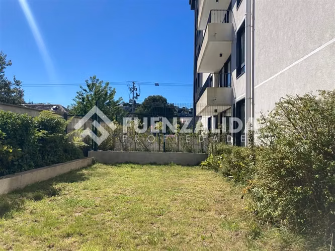 Departamento en arriendo de 2D2B con amplio patio