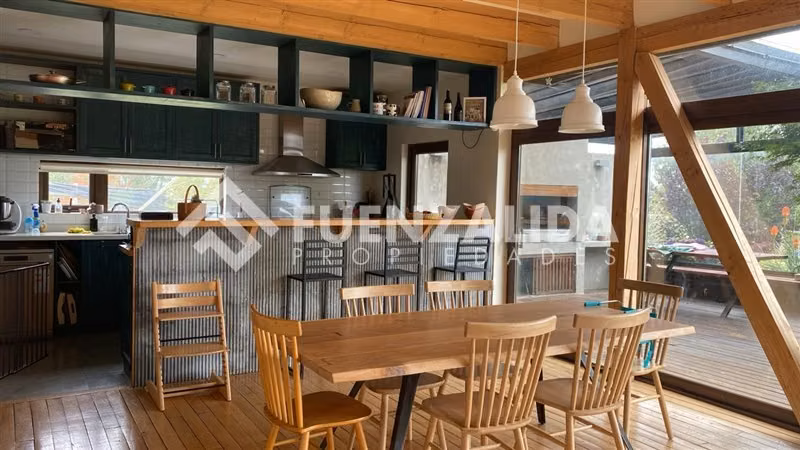Vendemos Amplia Casa Condominio Las Bahías de Puerto Varas