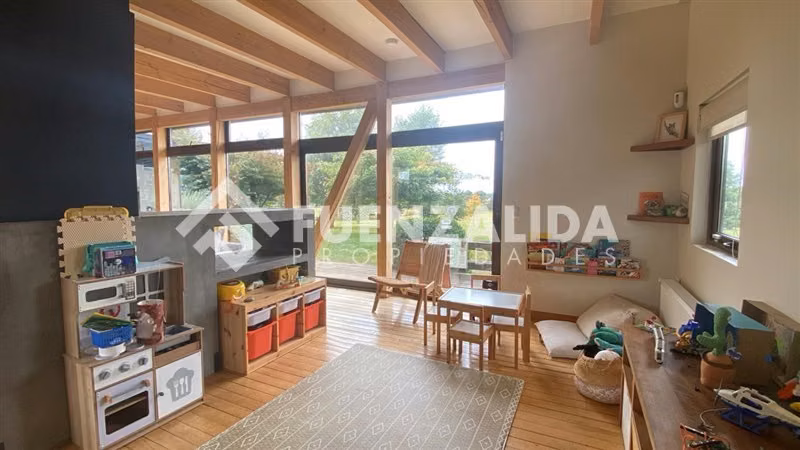 Vendemos Amplia Casa Condominio Las Bahías de Puerto Varas