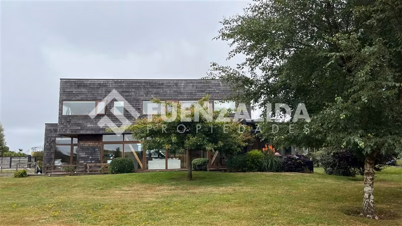 Vendemos Amplia Casa Condominio Las Bahías de Puerto Varas