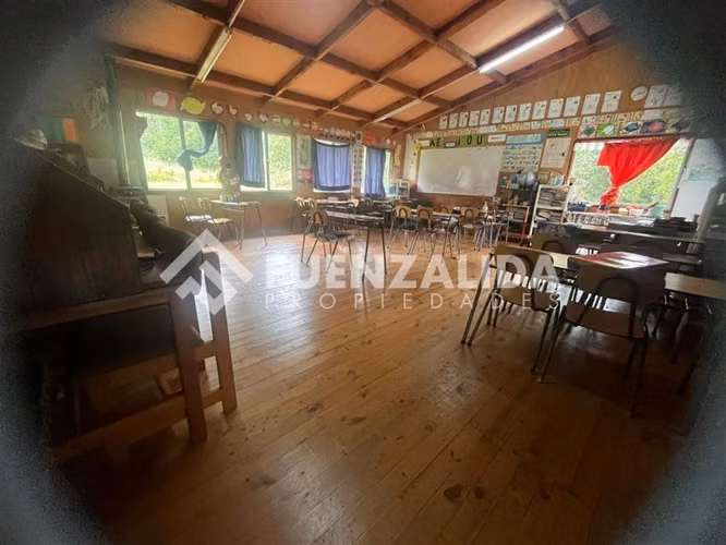 Arriendo de parcela con insfraectructura educativa.
