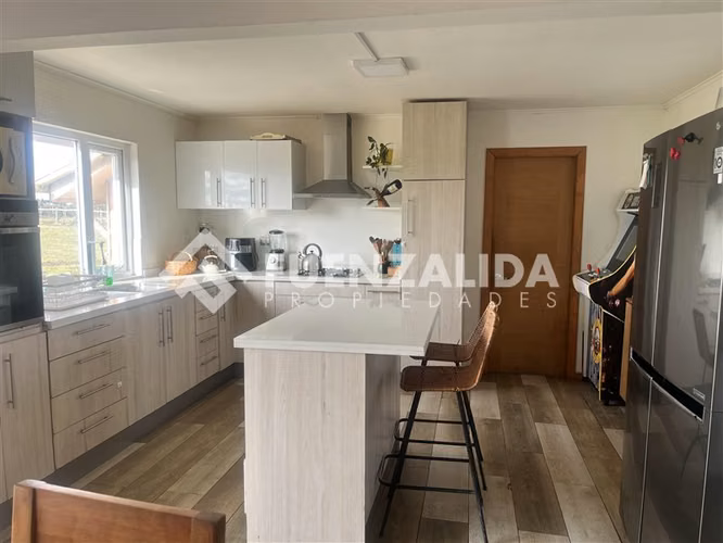 Vendemos en Condominio de Puerto Varas casa de 4D2B