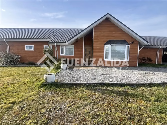 Vendemos en Condominio de Puerto Varas casa de 4D2B
