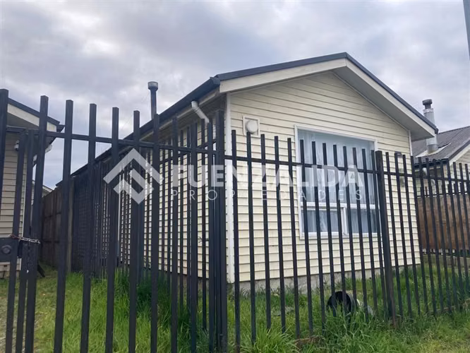 Casa en venta 2D1B a un precio incomparable en Puerta Sur