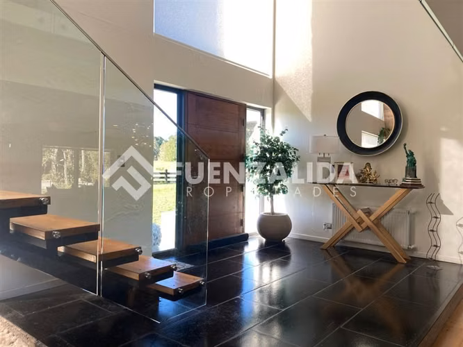 Casa en venta de 4D3B en condominio Las tranqueras