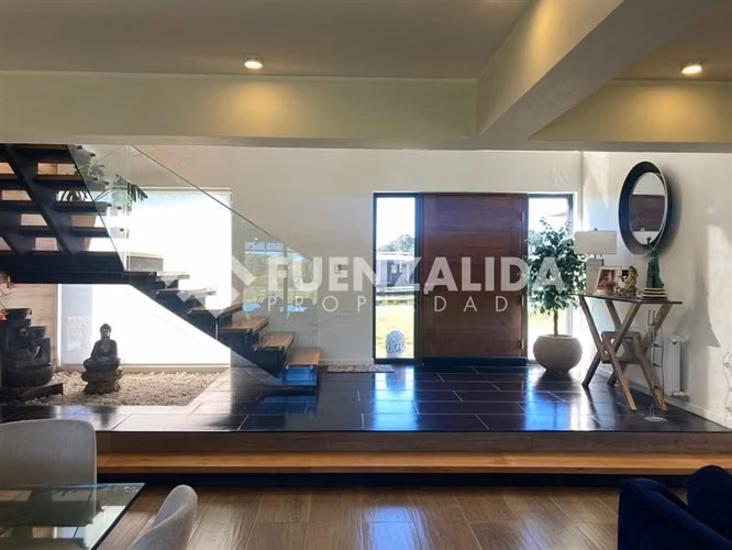 Casa en venta de 4D3B en condominio Las tranqueras