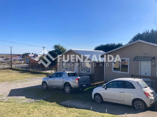 Parcela 5000 mts2 con 2 casas y 5 cabañas en Piedra Azul