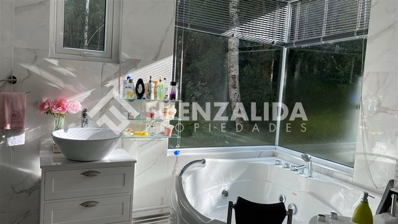 Venta Acogedora Casa en Parcela 4D en Suite 6B Puerto Varas