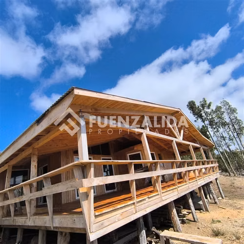 Casa en venta de 4 dorm. en Quellón