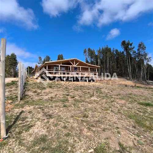 Casa en venta de 4 dorm. en Quellón