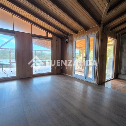 Casa en venta de 4 dorm. en Quellón