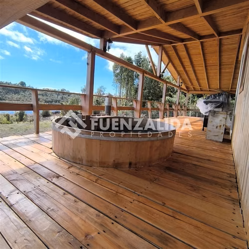 Casa en venta de 4 dorm. en Quellón
