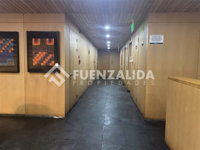 VENTA Oficina pleno centro Puerto Varas 2 estacionamientos