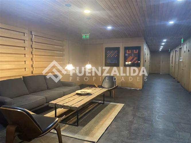 VENTA Oficina pleno centro Puerto Varas 2 estacionamientos