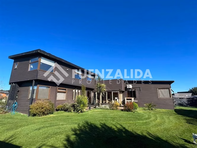 Vendemos Casa con quincho y piscina en Puerto Varas