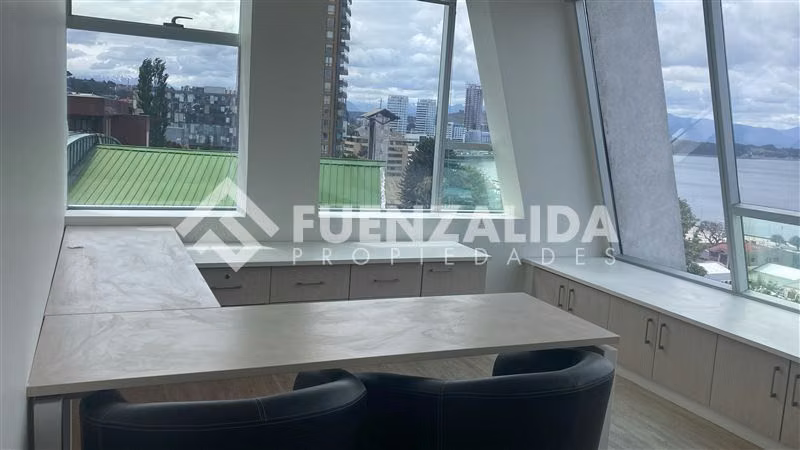 Oficina en arriendo con vista al mar en Puerto Montt