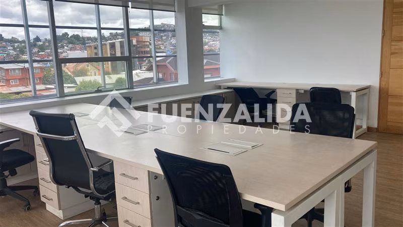 Oficina en arriendo con vista al mar en Puerto Montt