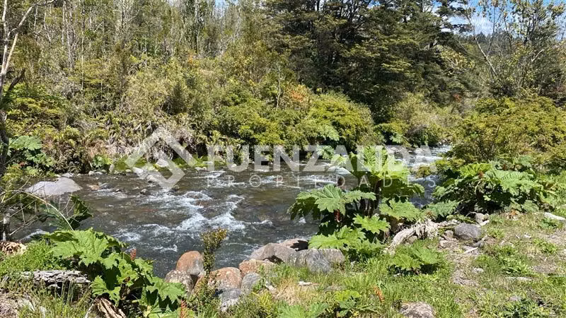 Vendemos Parcela con acceso a Rio. Camino a Ensenada