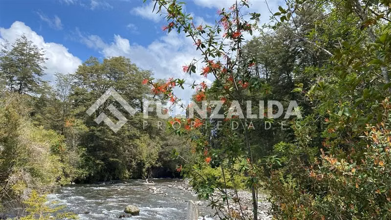 Vendemos Parcela con acceso a Rio. Camino a Ensenada