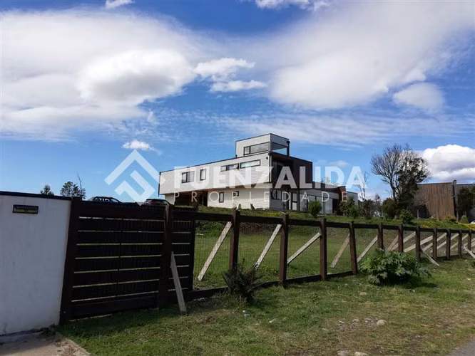 Vendemos casa de 4D3B en Lomas de Coihuin Puerto Montt