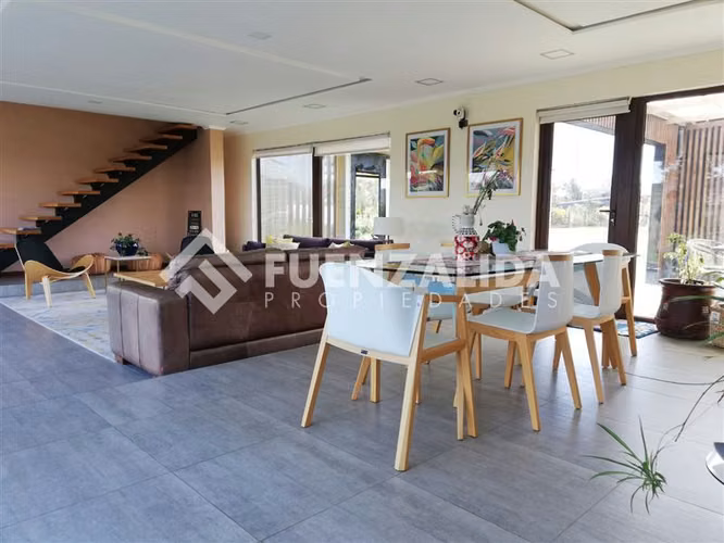 Vendemos casa de 4D3B en Lomas de Coihuin Puerto Montt