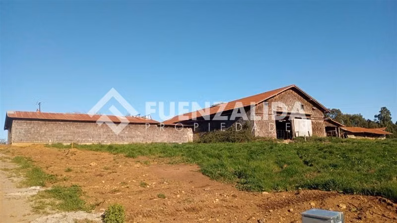 BAJO DE PRECIO Parcela con 3 Galpones en Venta Puerto Varas
