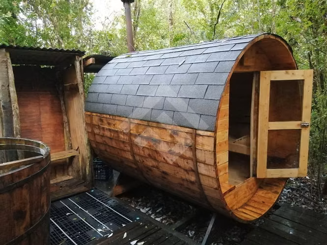 Casa en venta de 7D. en Calbuco, 6,85 Ha con cabañas y tinas