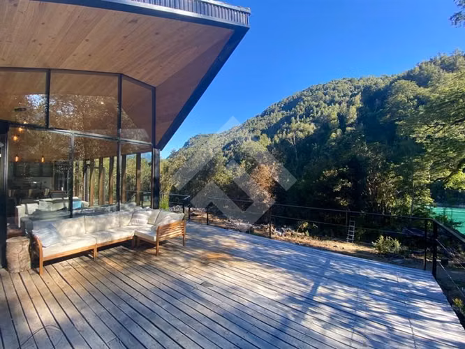 Casa en venta en Rivera norte del Río Puelo