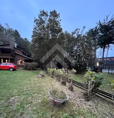 Casa en arriendo de 4D con piscina y quincho en Calbuco