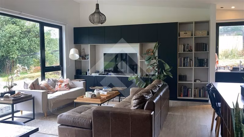 Vendemos amplia y acogedora casa en Condominio Puerto Varas