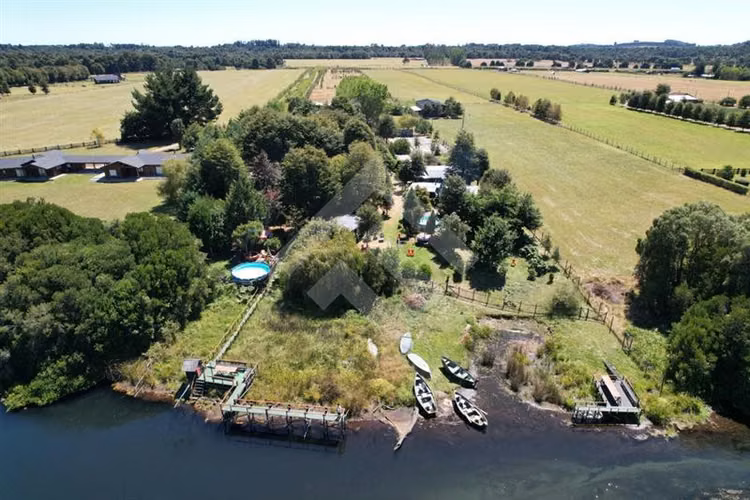 Gran Lodge a orillas Río Maullin muy cerca de Puerto Varas