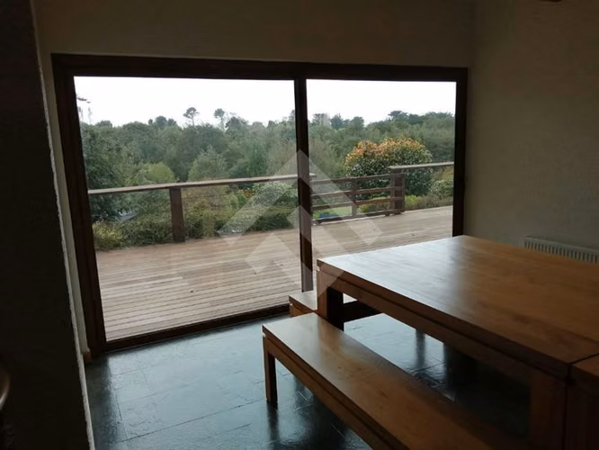 Bella Casa en Parcela a la venta de 4 dorm. en Puerto Montt