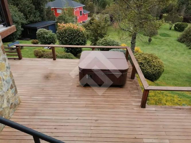 Bella Casa en Parcela a la venta de 4 dorm. en Puerto Montt