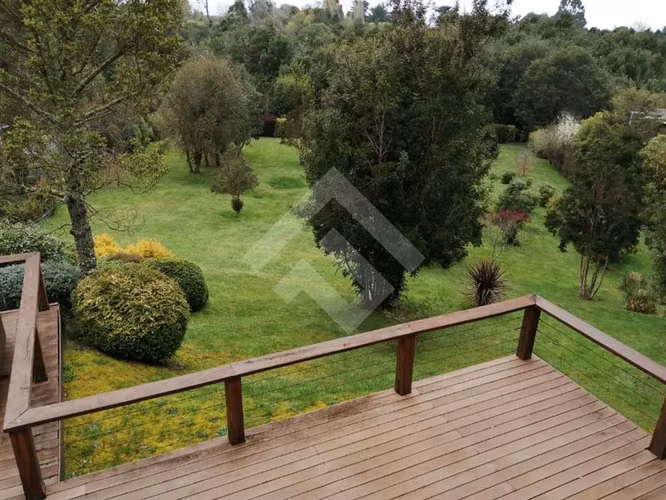 Bella Casa en Parcela a la venta de 4 dorm. en Puerto Montt