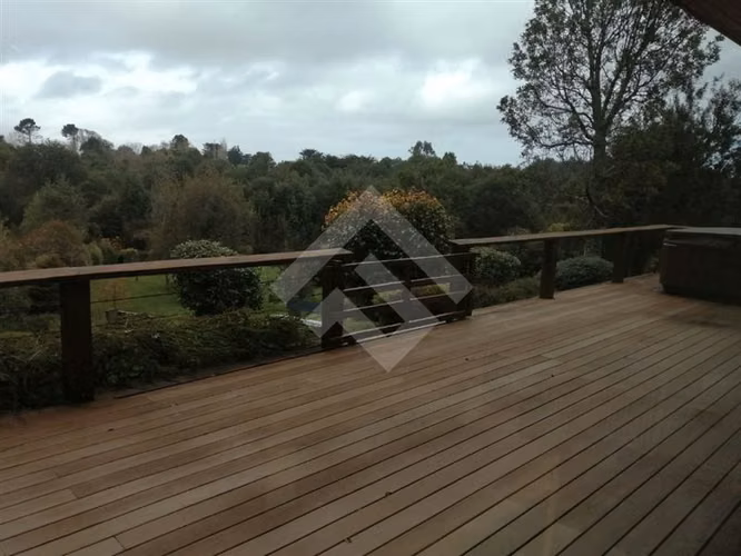 Bella Casa en Parcela a la venta de 4 dorm. en Puerto Montt