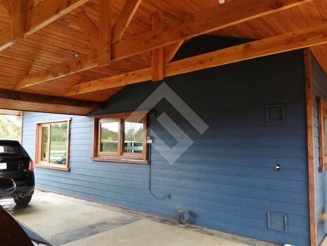 Bella Casa en Parcela a la venta de 4 dorm. en Puerto Montt