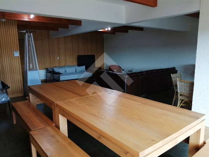 Bella Casa en Parcela a la venta de 4 dorm. en Puerto Montt