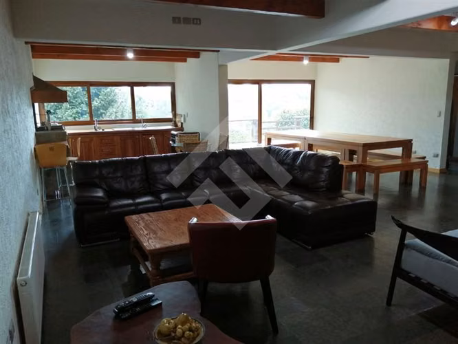 Bella Casa en Parcela a la venta de 4 dorm. en Puerto Montt