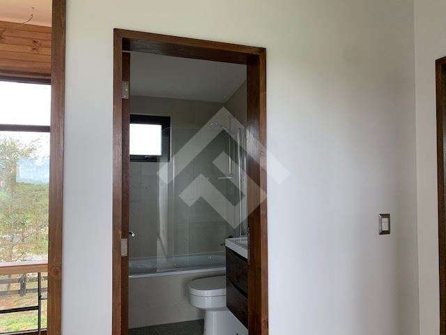 Casa moderna a estrenar en Puerto Varas - Imagen 36