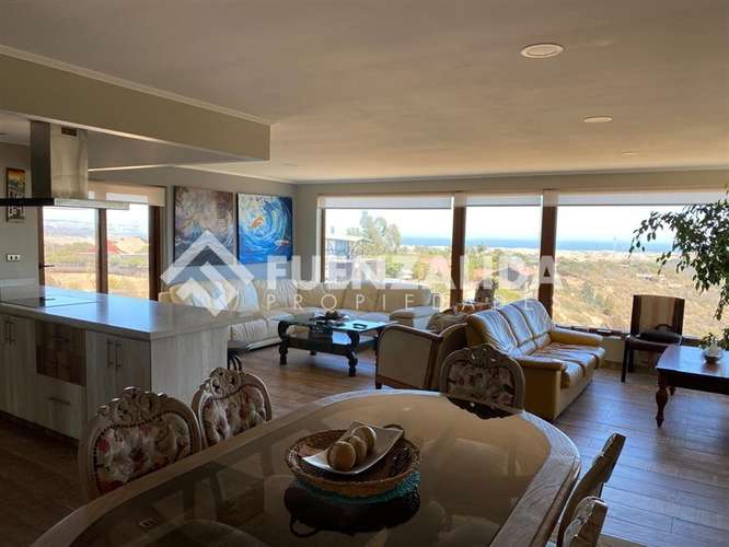 Casa en arriendo de 5D 5B Mantagua