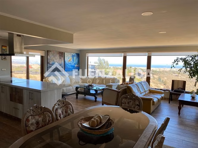 Casa en arriendo de 5D 5B Mantagua
