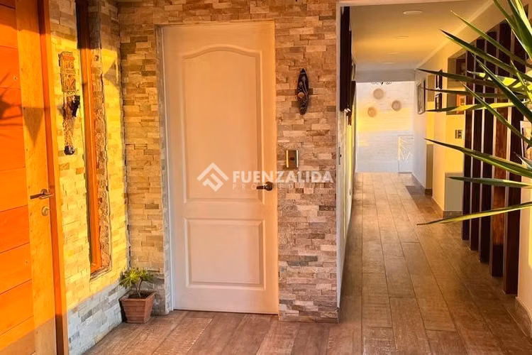 Casa en arriendo de 5D 5B Mantagua