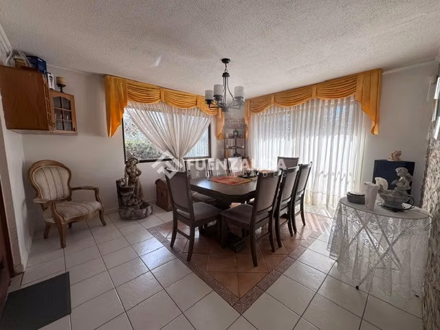 Casa en venta de 4 dorm. en Calle Larga - Imagen 5