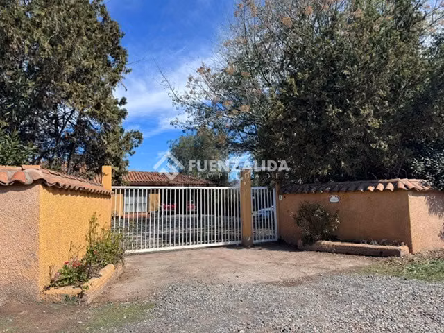 Casa en venta de 4 dorm. en Calle Larga - Imagen 2