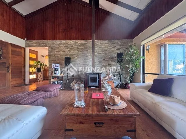 Casa en venta de 4 dorm. en Calle Larga - Imagen 3
