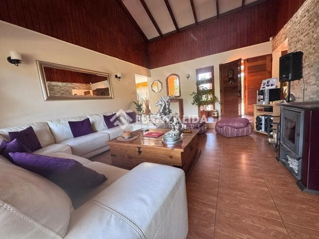 Casa en venta de 4 dorm. en Calle Larga - Imagen 4