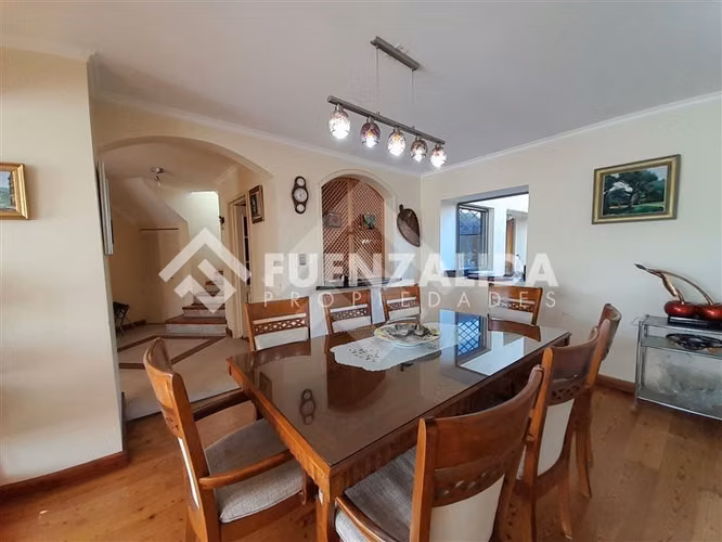 Casa en condominio de 4D 4B 2E Quincho Jacuzzi, Reñaca