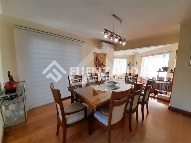 Casa en condominio de 4D 4B 2E Quincho Jacuzzi, Reñaca